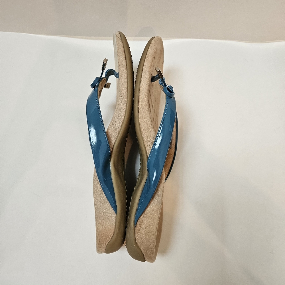 Vionic Sandal Bella Blue Thong Flip Flop Size 6.5 Orthopedic Patent Leather - Picture 4 of 11